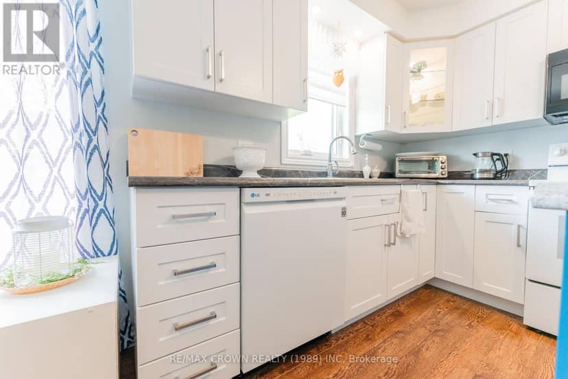 Fauquier - 36 Gauthier Street — photo 9 of 40