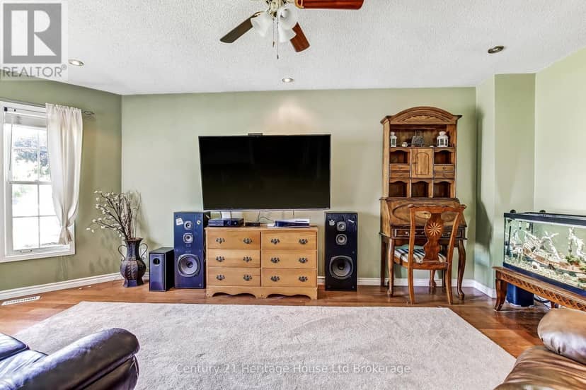 84 Anderson Street — photo 3 of 21