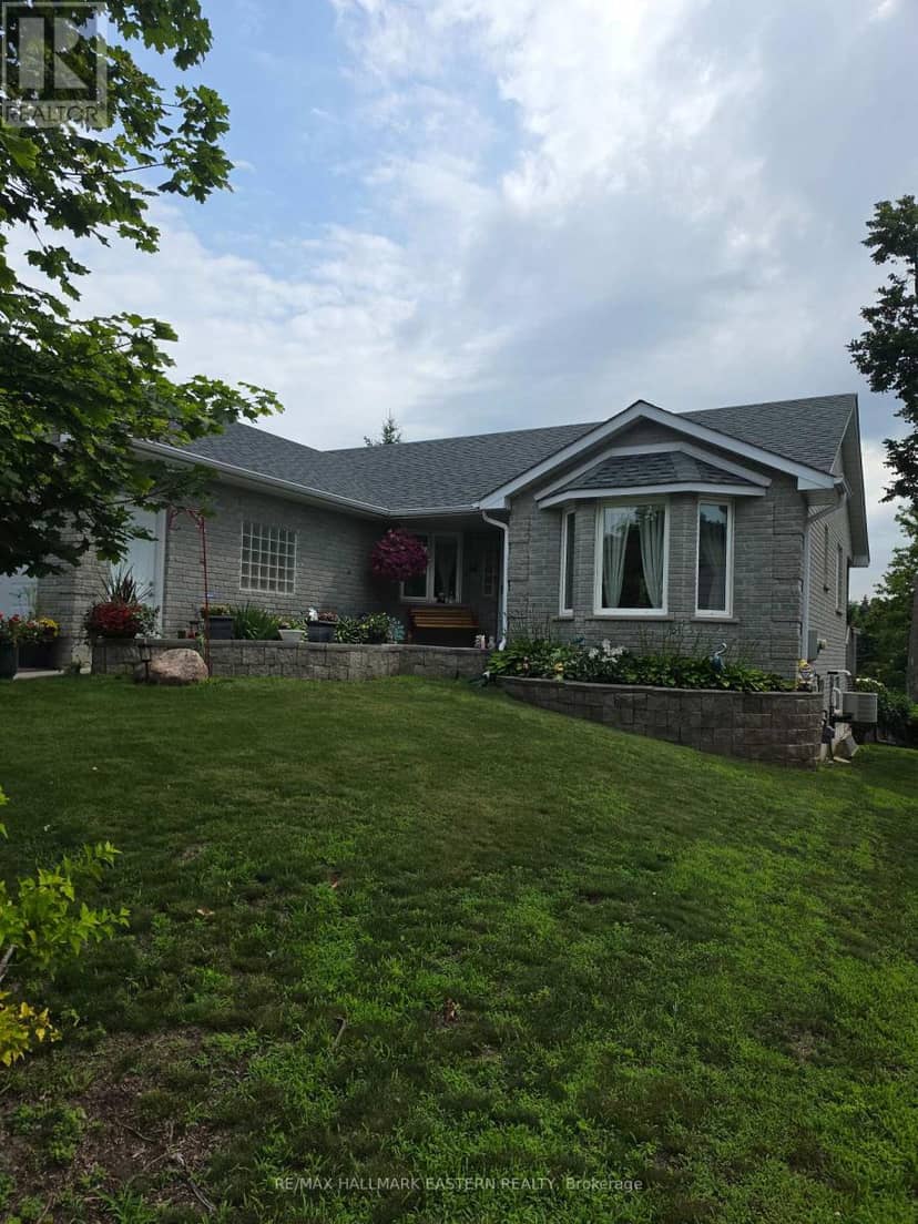 990 Silverdale Road — photo 1 of 26