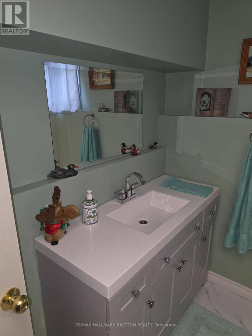 990 Silverdale Road — photo 19 of 26