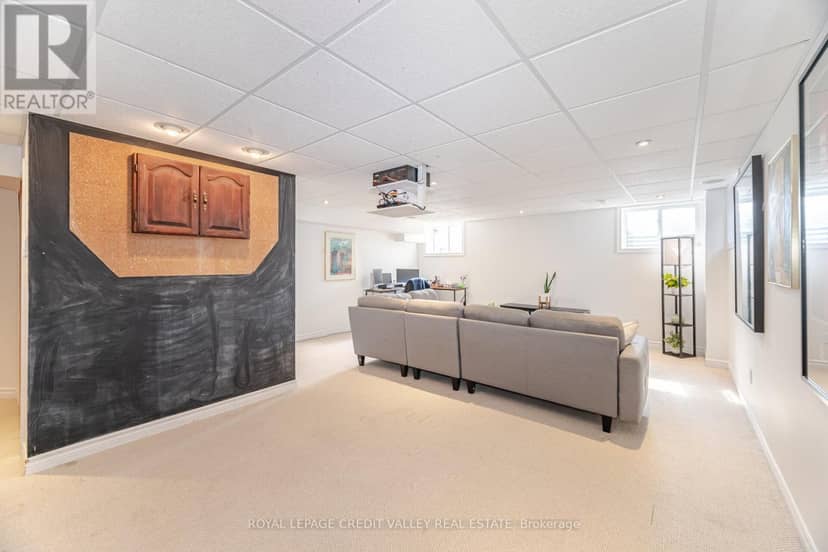 20 Fleming Avenue — photo 37 of 40