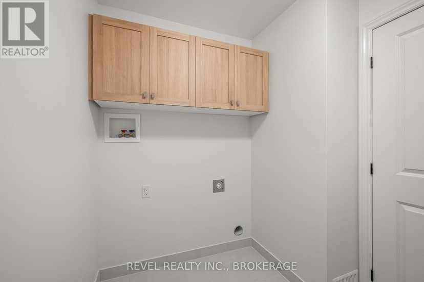 1075 Barrow Avenue — photo 24 of 37