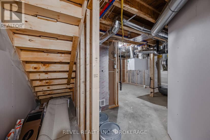 1075 Barrow Avenue — photo 32 of 37