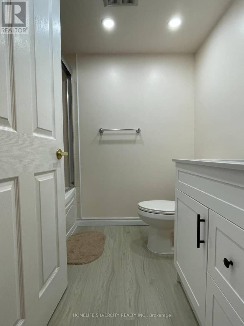 1617 - 88 Corporate Drive — photo 19 of 25