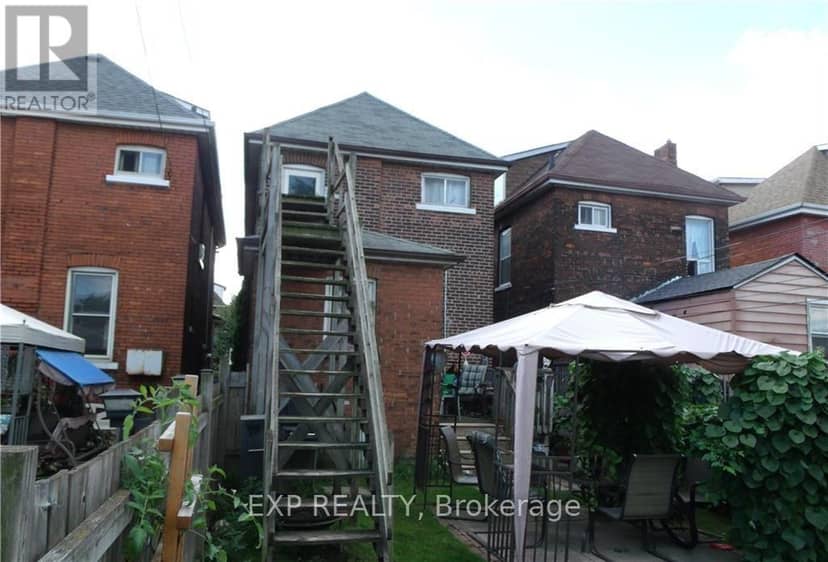 47 Nightingale Street — photo 2 of 6