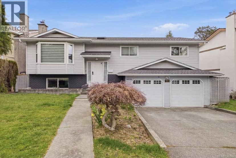 2079 Bay St — photo 1 of 40