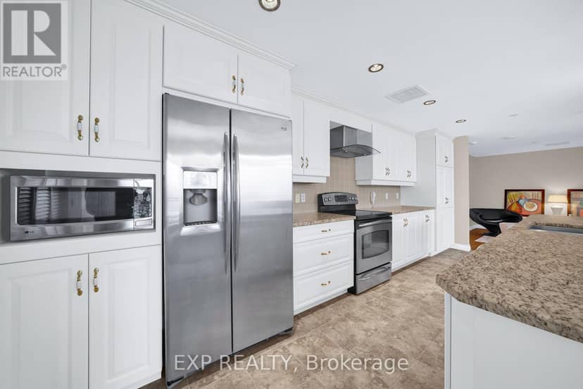 1103 - 90 George Street — photo 10 of 40