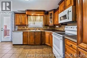 312 Bayview Court — photo 3 of 9