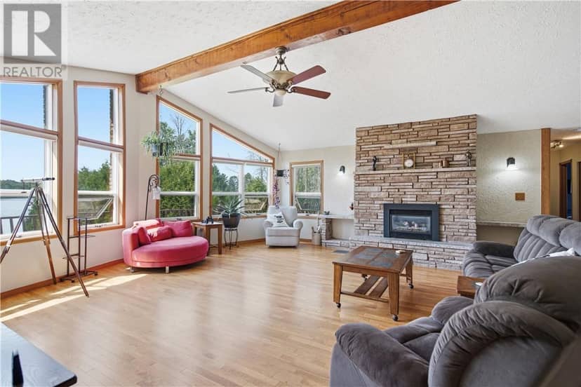 241 Woodward Avenue, Blind River, photo 5