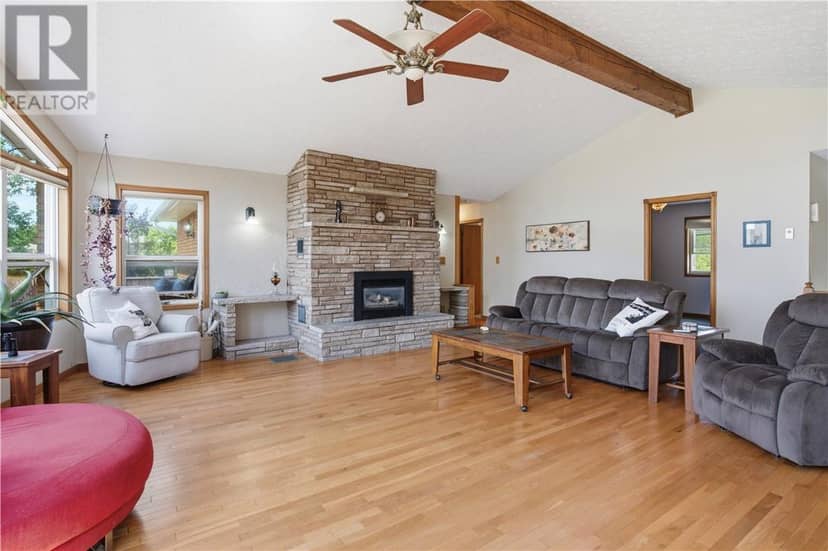 241 Woodward Avenue, Blind River, photo 6
