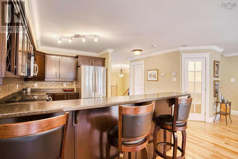 75 Bently Drive — photo 18 of 40