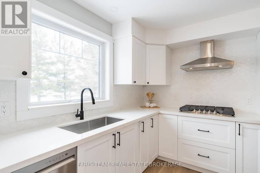 3 Matthew Court — photo 8 of 40