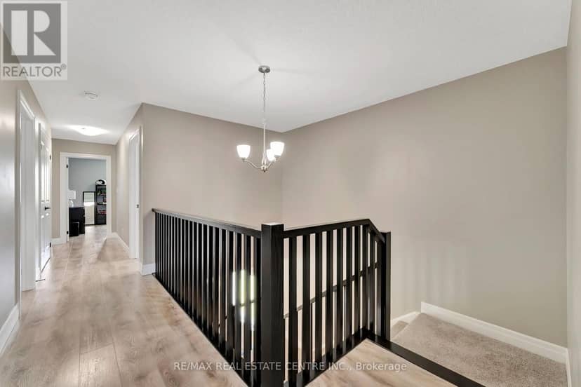 6 - 32 Faith Street — photo 19 of 38