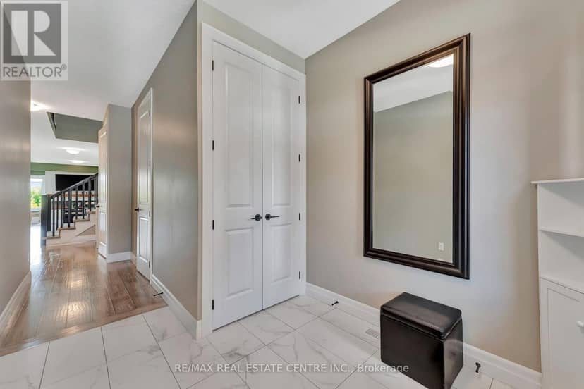 6 - 32 Faith Street — photo 3 of 38