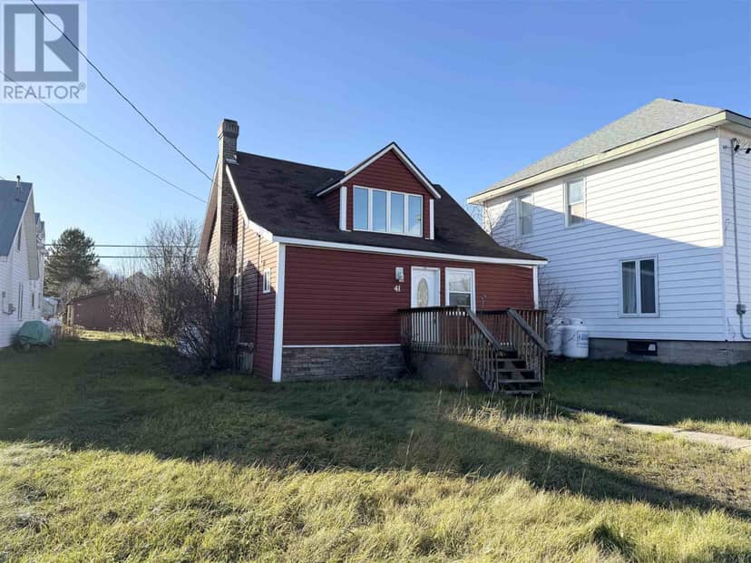 41 Elgin ST, Chapleau, photo 2