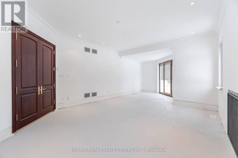 2 Edgeforest Drive — photo 15 of 40