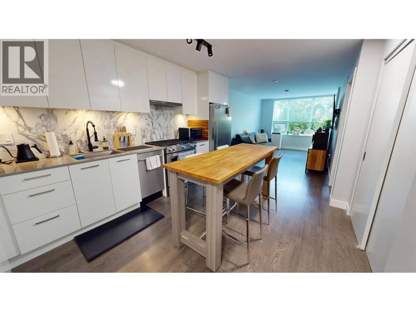 201 231 E PENDER STREET, Vancouver, photo 2