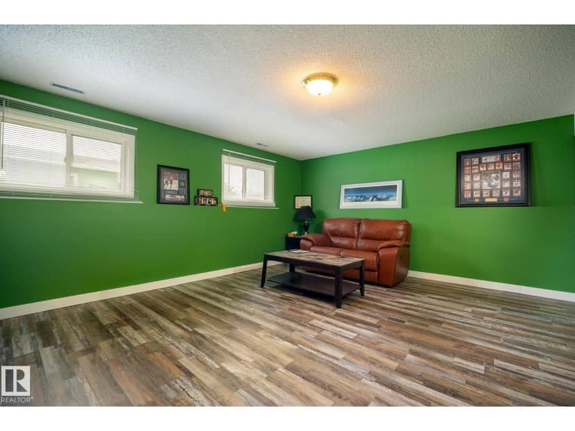 2902 Cornwall Dr — photo 24 of 40