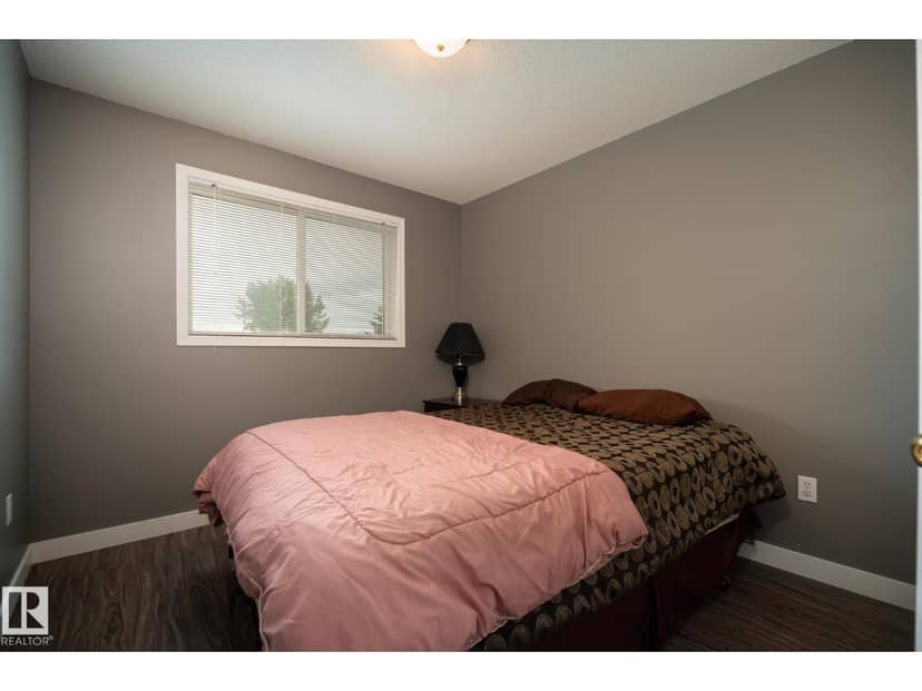 2902 Cornwall Dr — photo 19 of 40