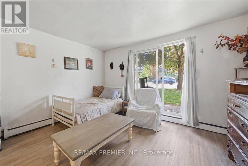 214 Wentworth Street S, Hamilton, photo 6