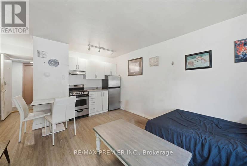 214 Wentworth Street S, Hamilton, photo 7