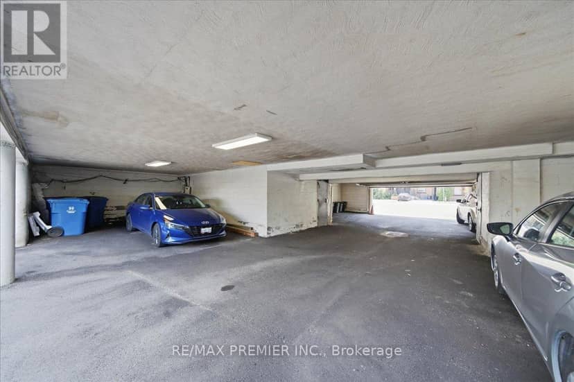 214 Wentworth Street S — photo 23 of 28