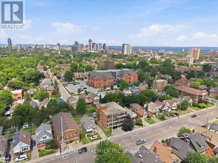 214 Wentworth Street S — photo 26 of 28