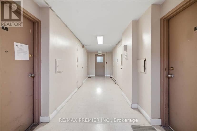 214 Wentworth Street S, Hamilton, photo 5