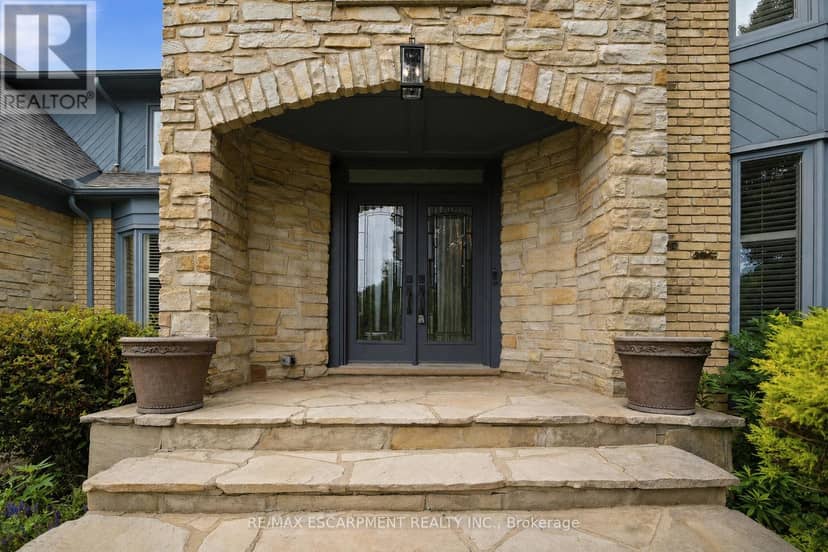 81 Flanders Drive, Hamilton, photo 3