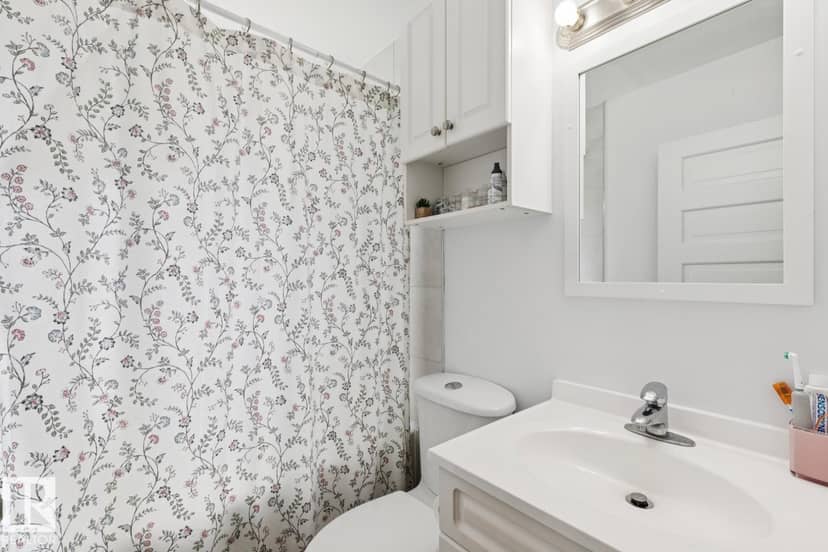 11229 99 AV NW — photo 13 of 33