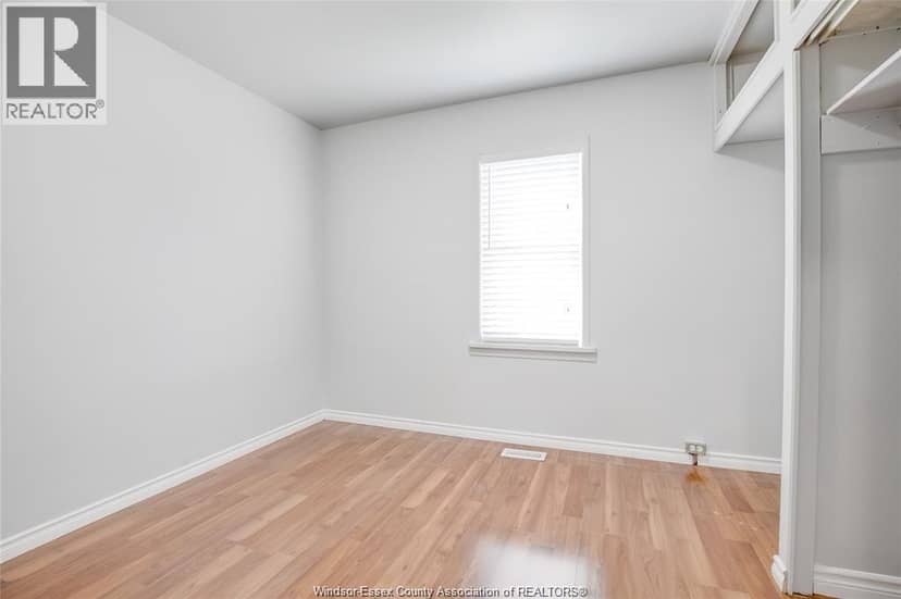 1238-1240 Niagara Street — photo 10 of 25