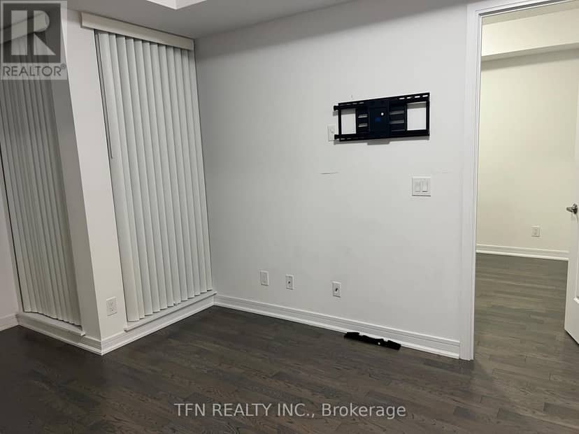 519 - 9201 Yonge Street — photo 8 of 14