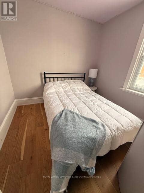 1028 Pembroke Street E — photo 12 of 13