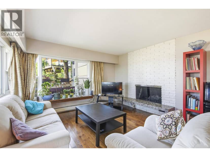 2270 Dawes Hill Road, Coquitlam, photo 3