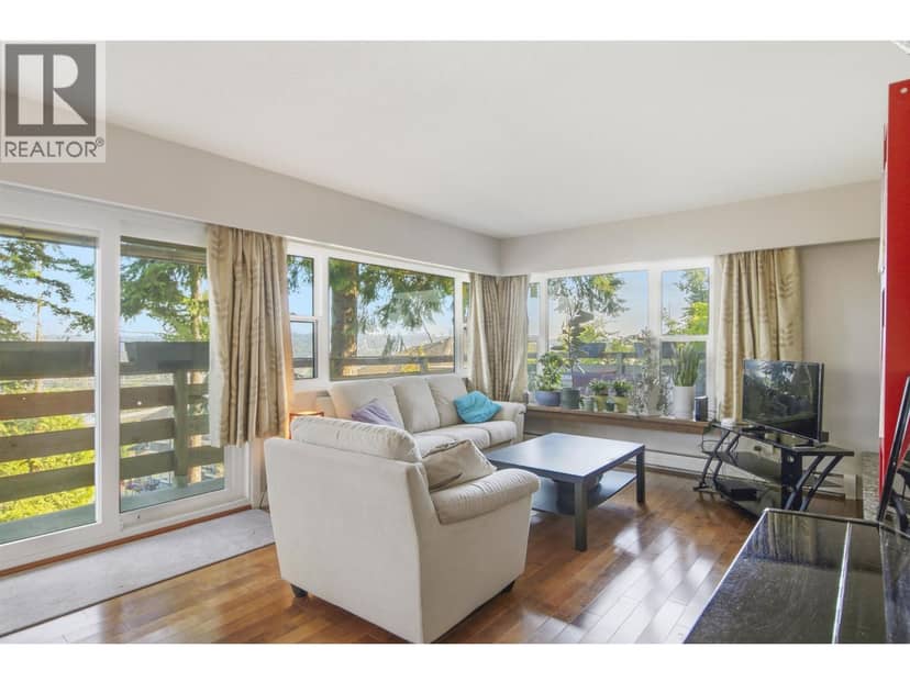 2270 Dawes Hill Road, Coquitlam, photo 2