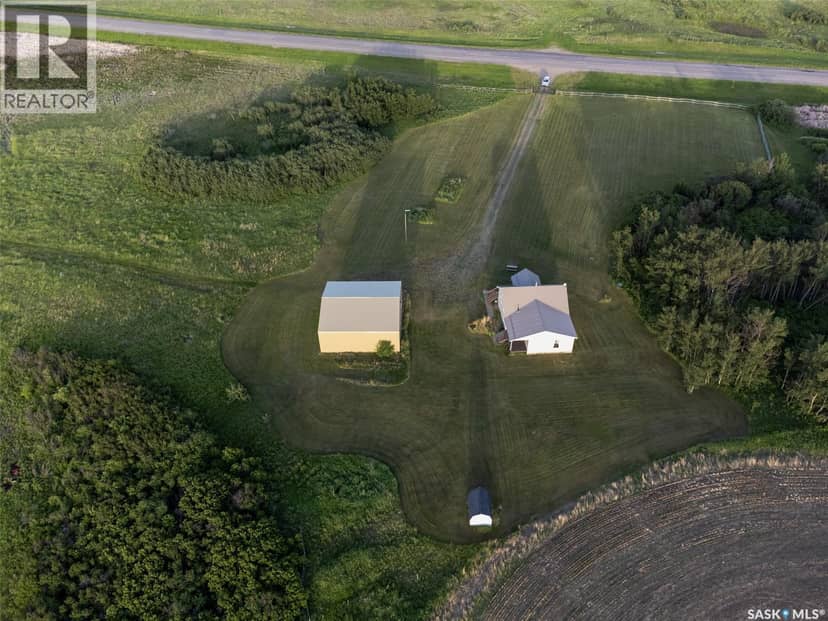 Highway 29 South Acreage, Battle River Rm No. 438, photo 3