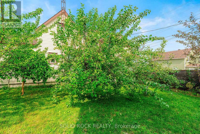 3022 John Street — photo 10 of 40