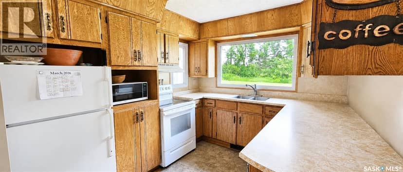 Tremblay Acreage & Off Grid Guest House — photo 12 of 40