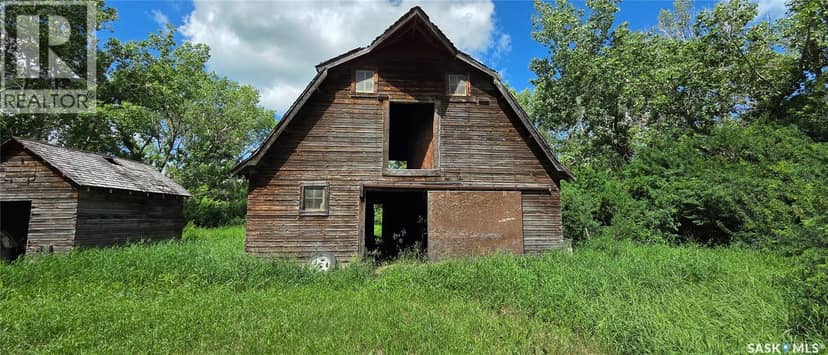 Tremblay Acreage & Off Grid Guest House — photo 3 of 40