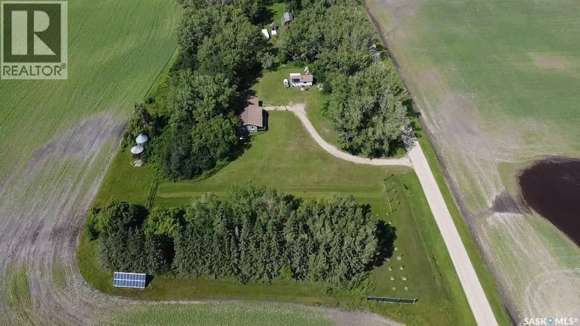 Tremblay Acreage & Off Grid Guest House — photo 4 of 40