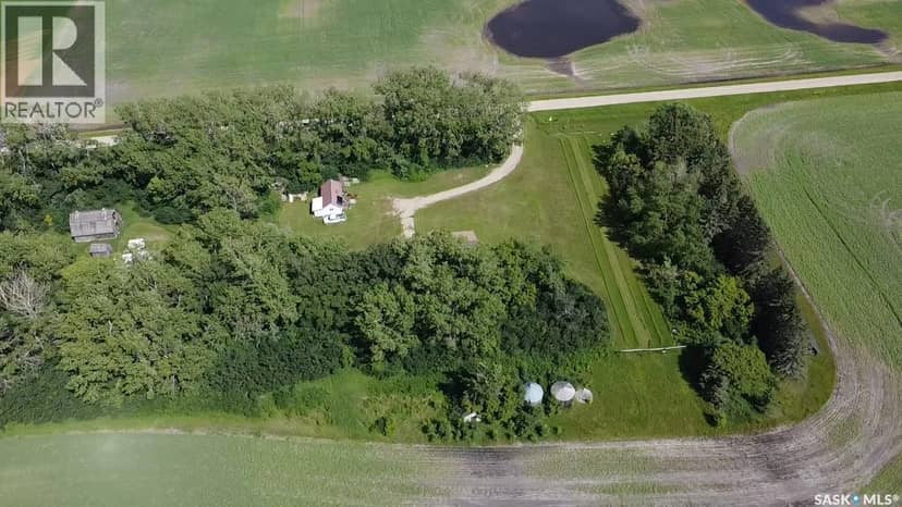 Tremblay Acreage & Off Grid Guest House — photo 5 of 40