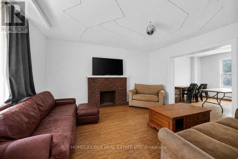 561 Johnson Street — photo 6 of 32