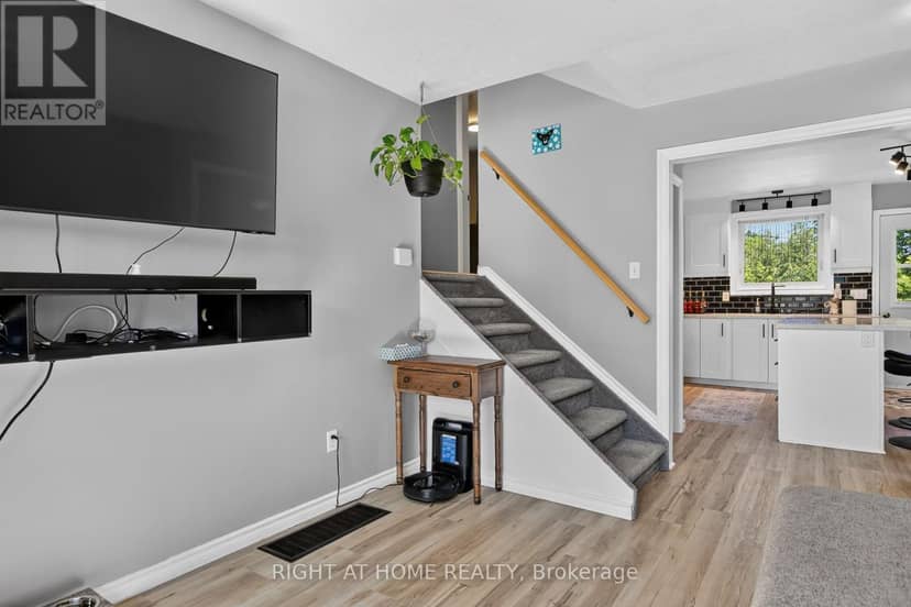 541 River Road S — photo 6 of 31