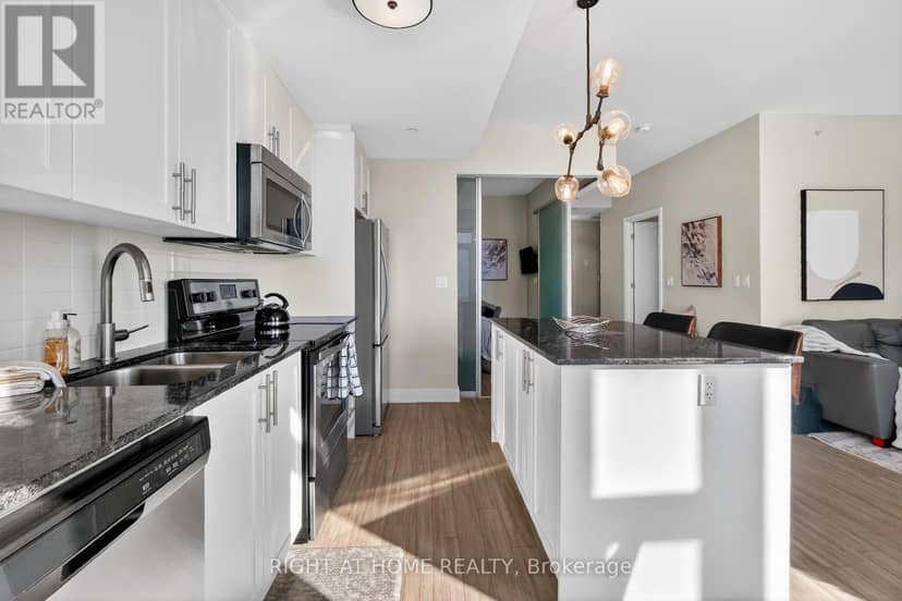 806 - 118 Holmwood Avenue — photo 9 of 18