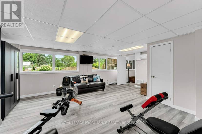 25 Willowbank Road E — photo 35 of 40