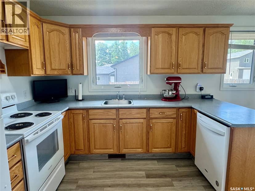 1504 Studer STREET, La Ronge, photo 2