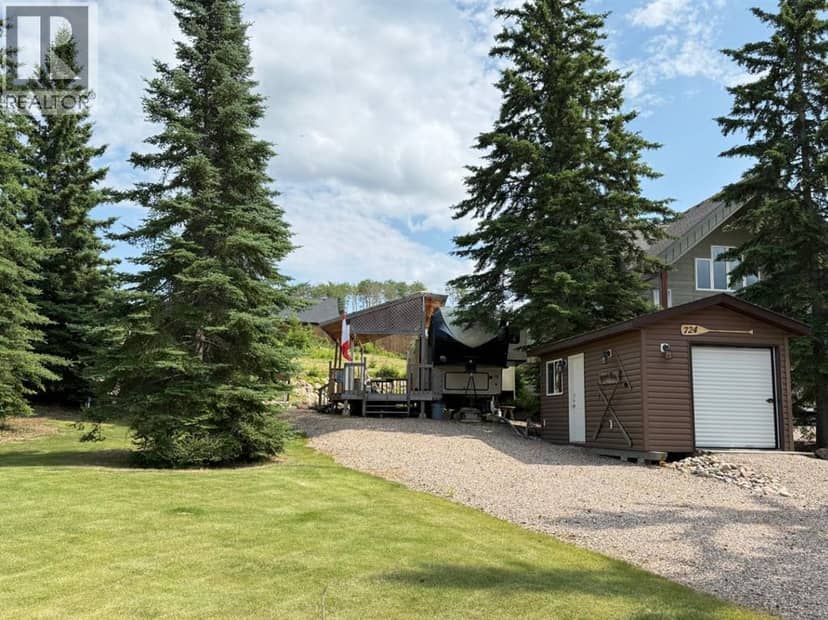 724 Spruce Street, Lac Des Iles, photo 2