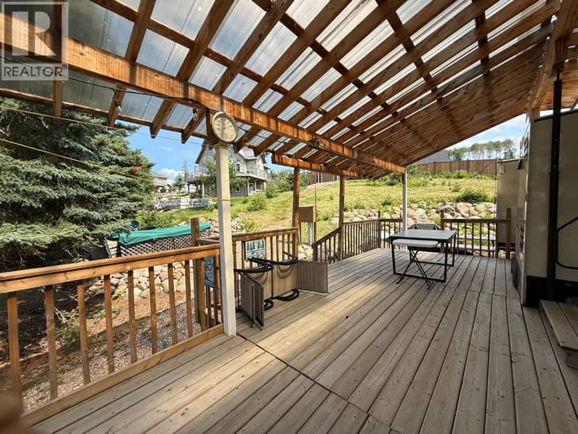 724 Spruce Street, Lac Des Iles, photo 8