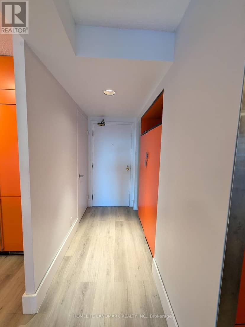 805 - 92 King Street E — photo 2 of 26