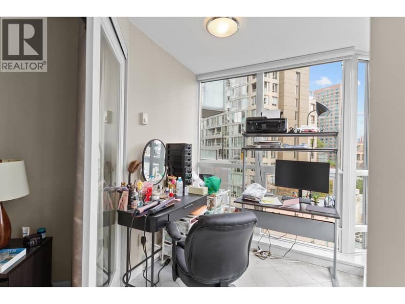 708 833 SEYMOUR STREET, Vancouver, photo 2